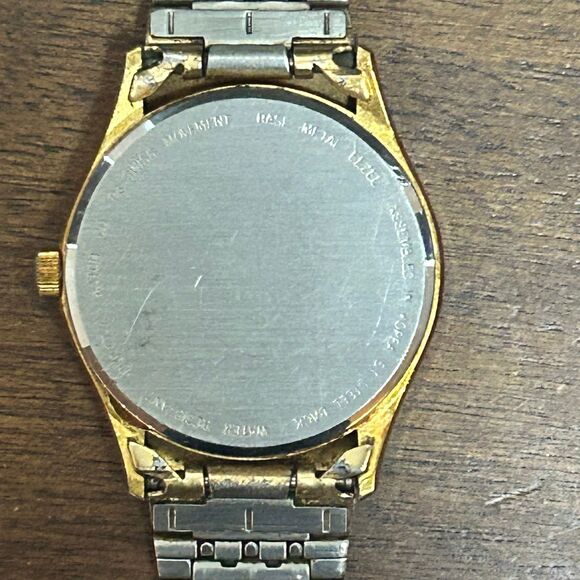 Bulova Caravelle vintage men's 30 mm quartz watch with date indicator - Picture 4 of 6